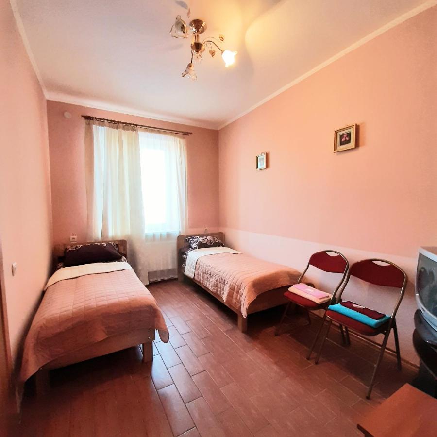 Seven Stars Motel Sumy Eksteriør billede